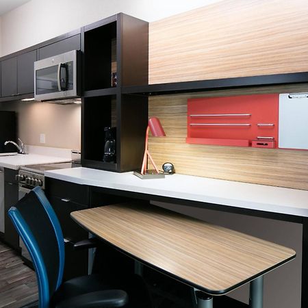 Towneplace Suites By Marriott Kansas City Airport Buitenkant foto