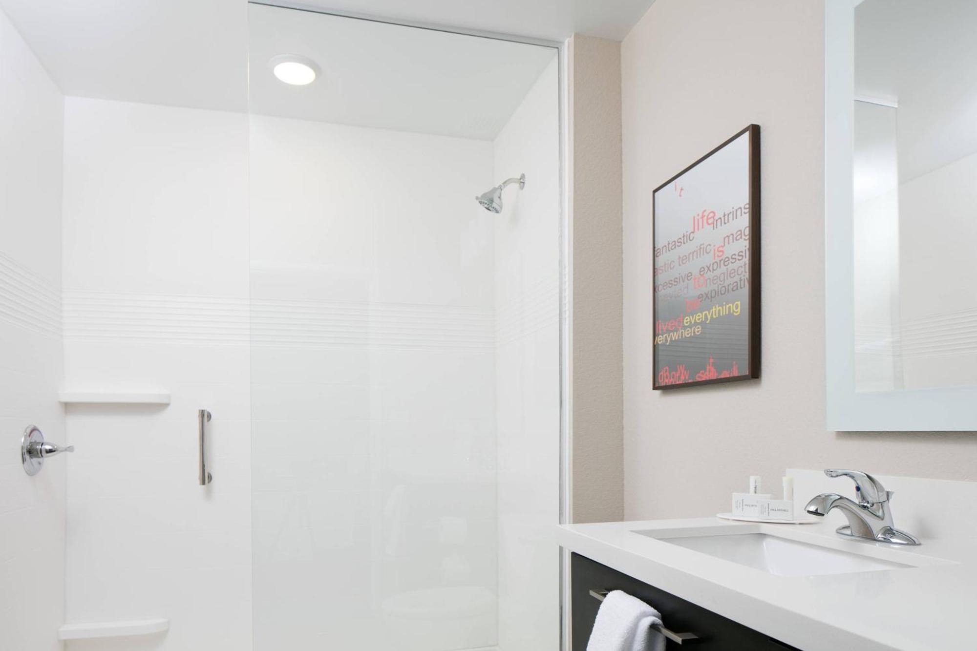 Towneplace Suites By Marriott Kansas City Airport Buitenkant foto