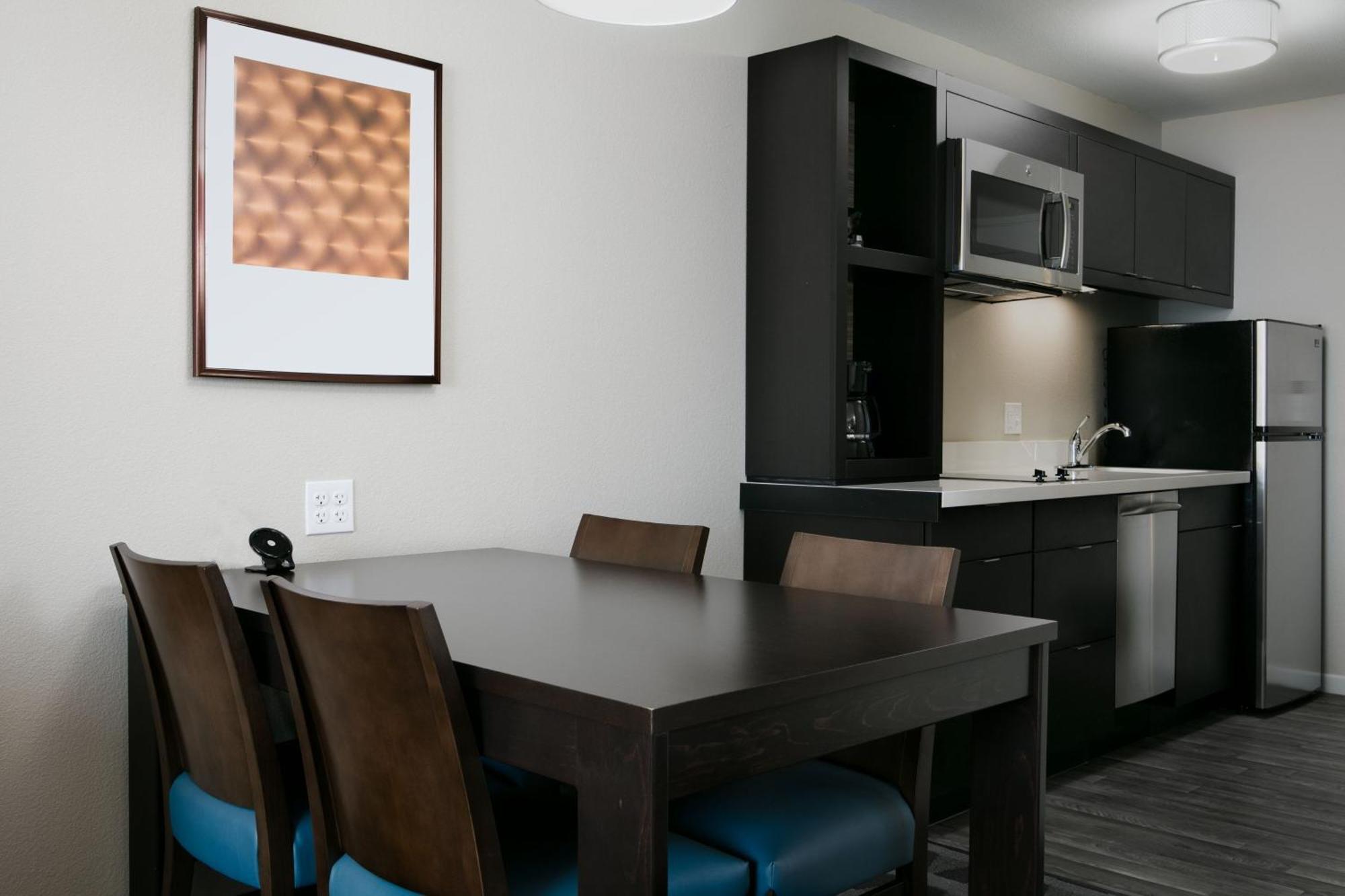 Towneplace Suites By Marriott Kansas City Airport Buitenkant foto