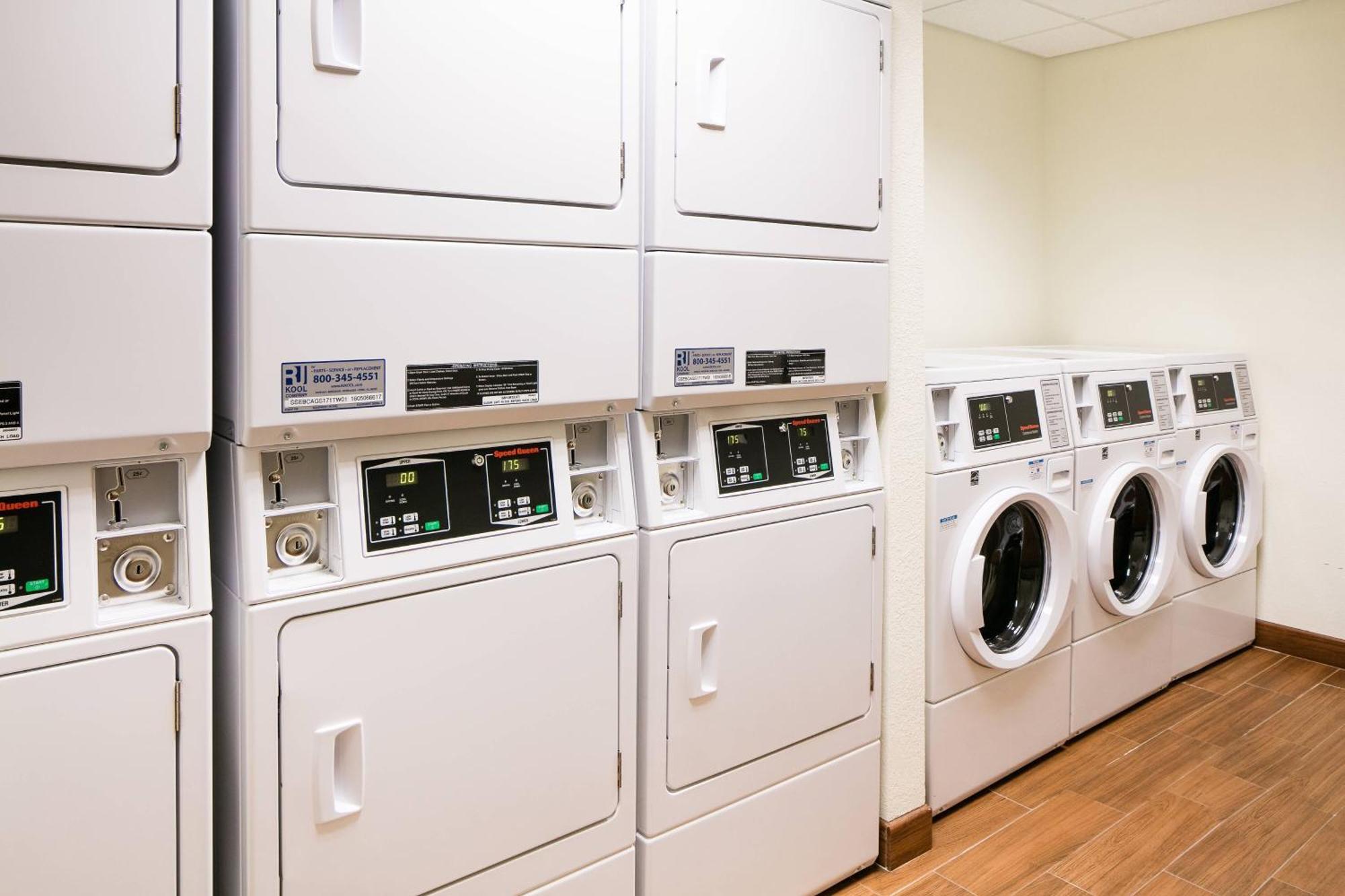 Towneplace Suites By Marriott Kansas City Airport Buitenkant foto
