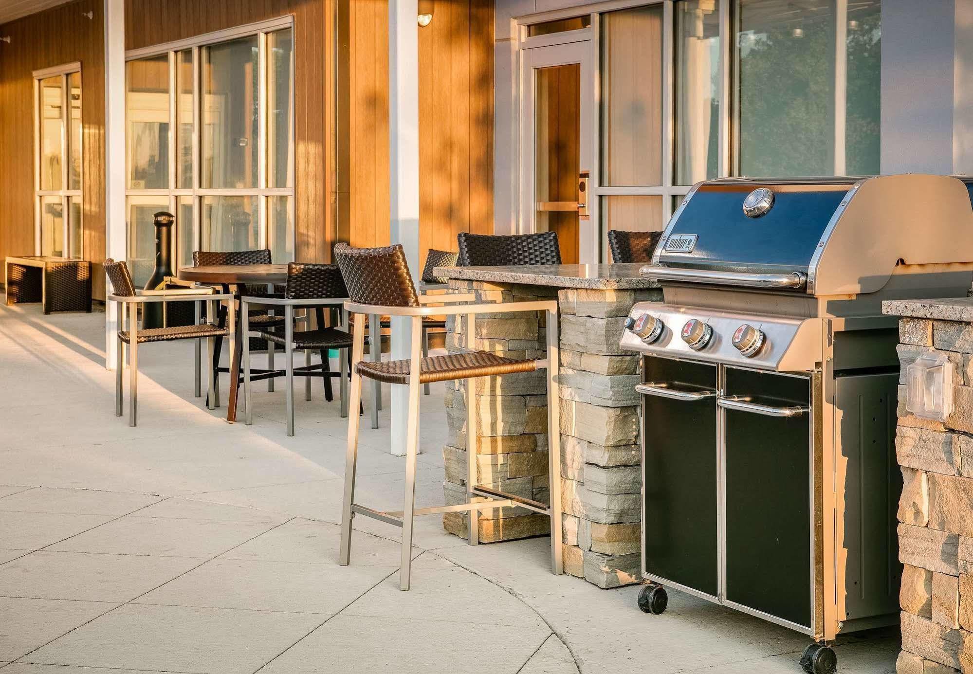 Towneplace Suites By Marriott Kansas City Airport Buitenkant foto