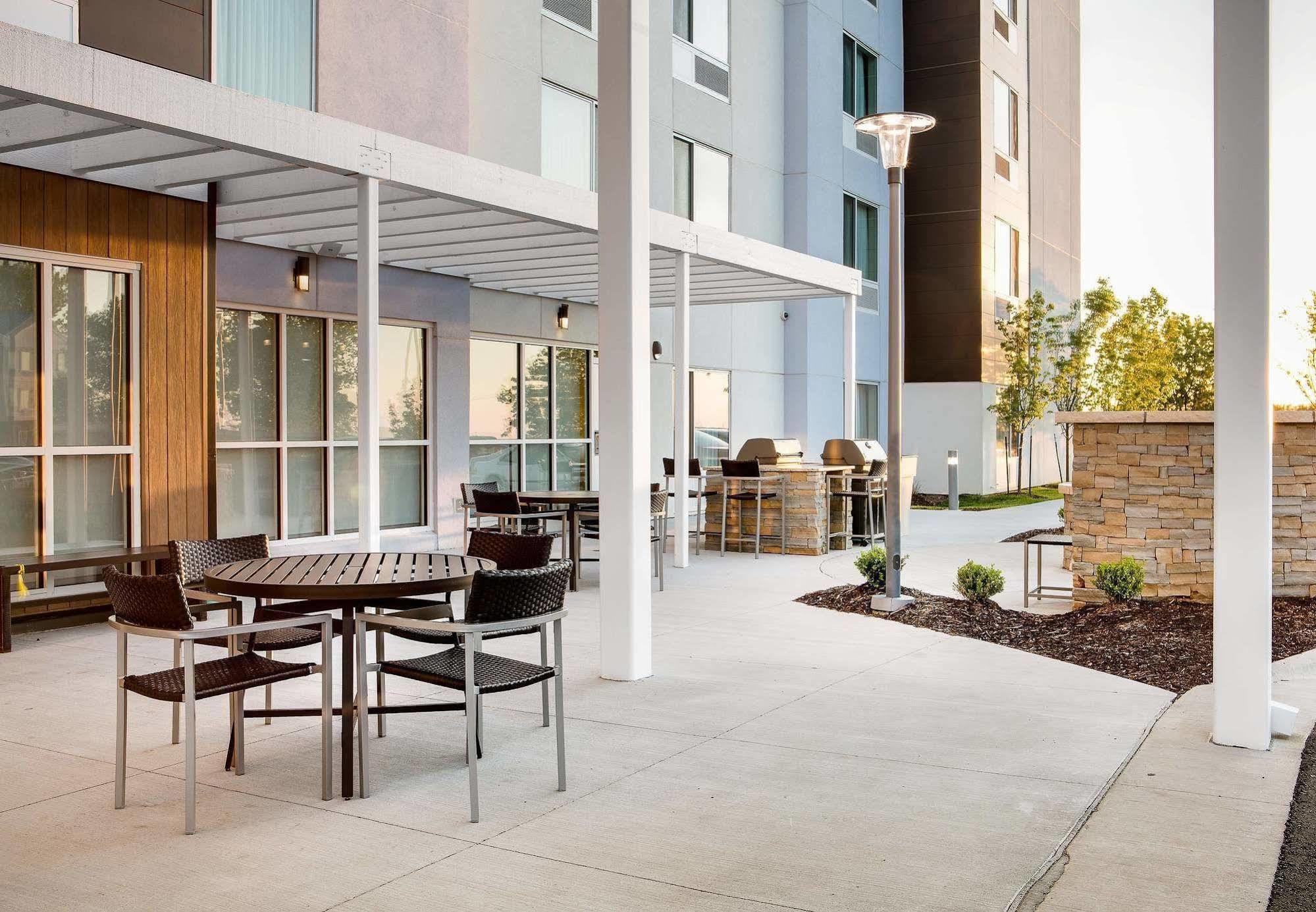 Towneplace Suites By Marriott Kansas City Airport Buitenkant foto
